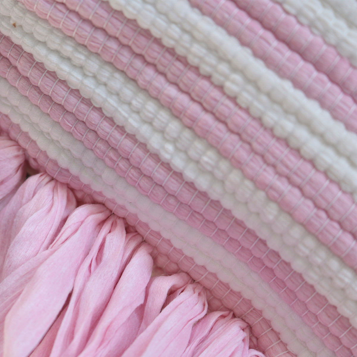 Cushion Riscas com Franja