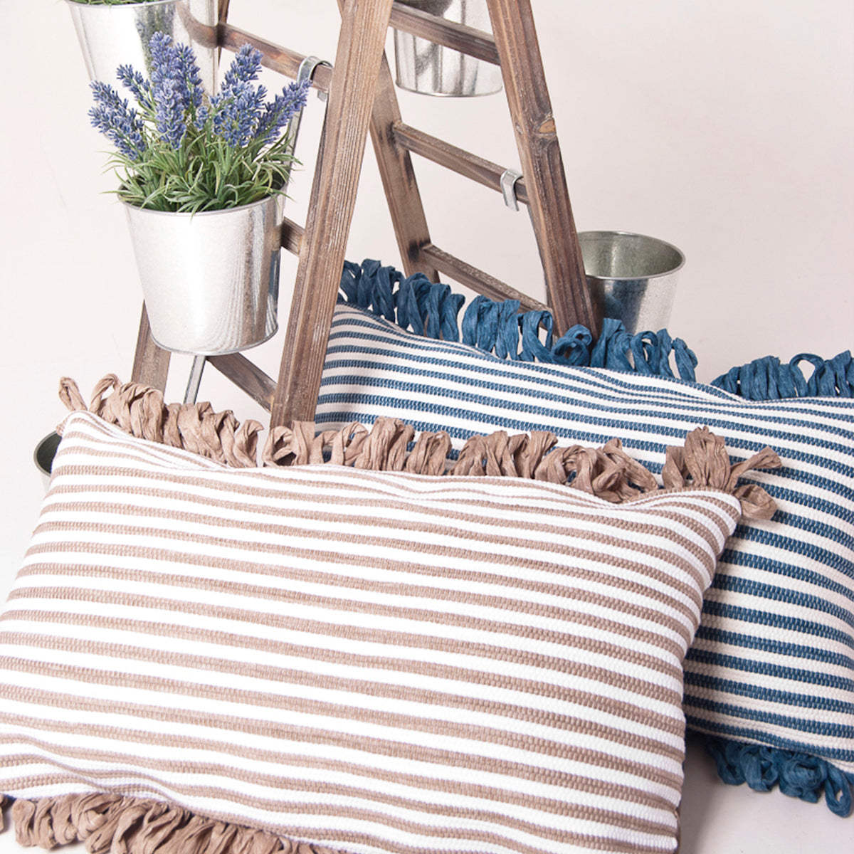 Cushion Riscas com Franja
