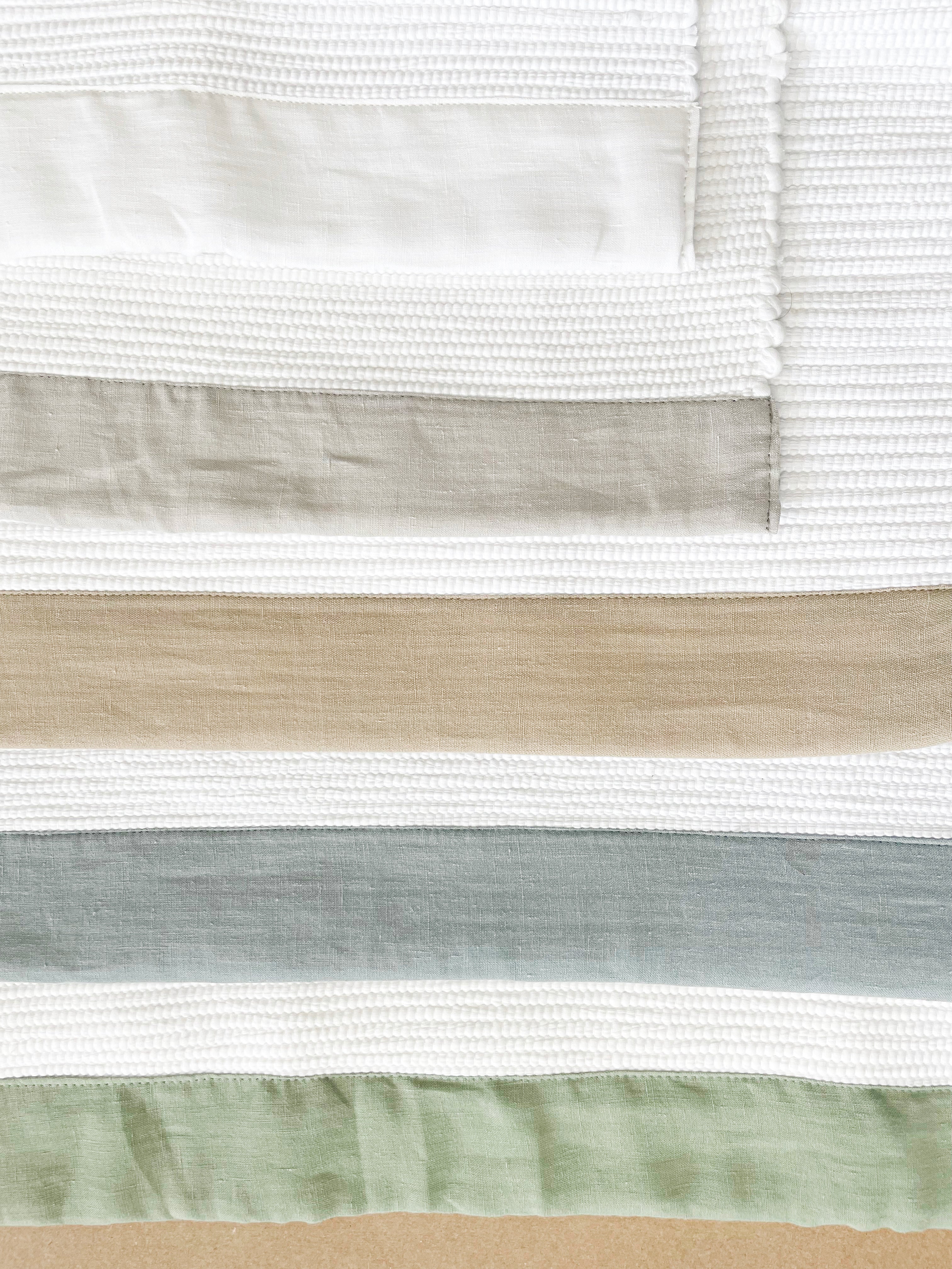 Tapete Branco com Aplicação Linen