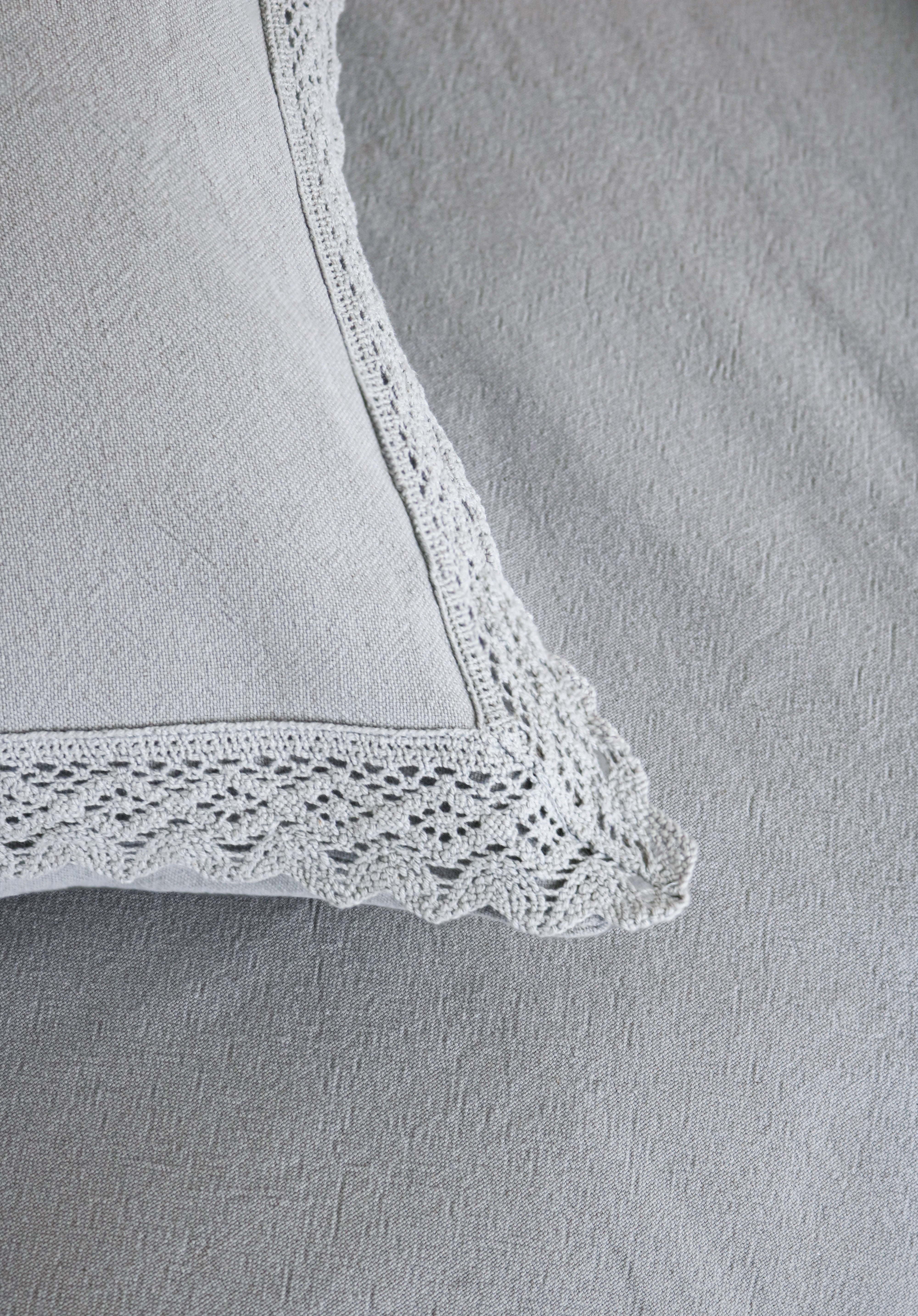 Quilted Bedspread Tucuman Cor com Renda