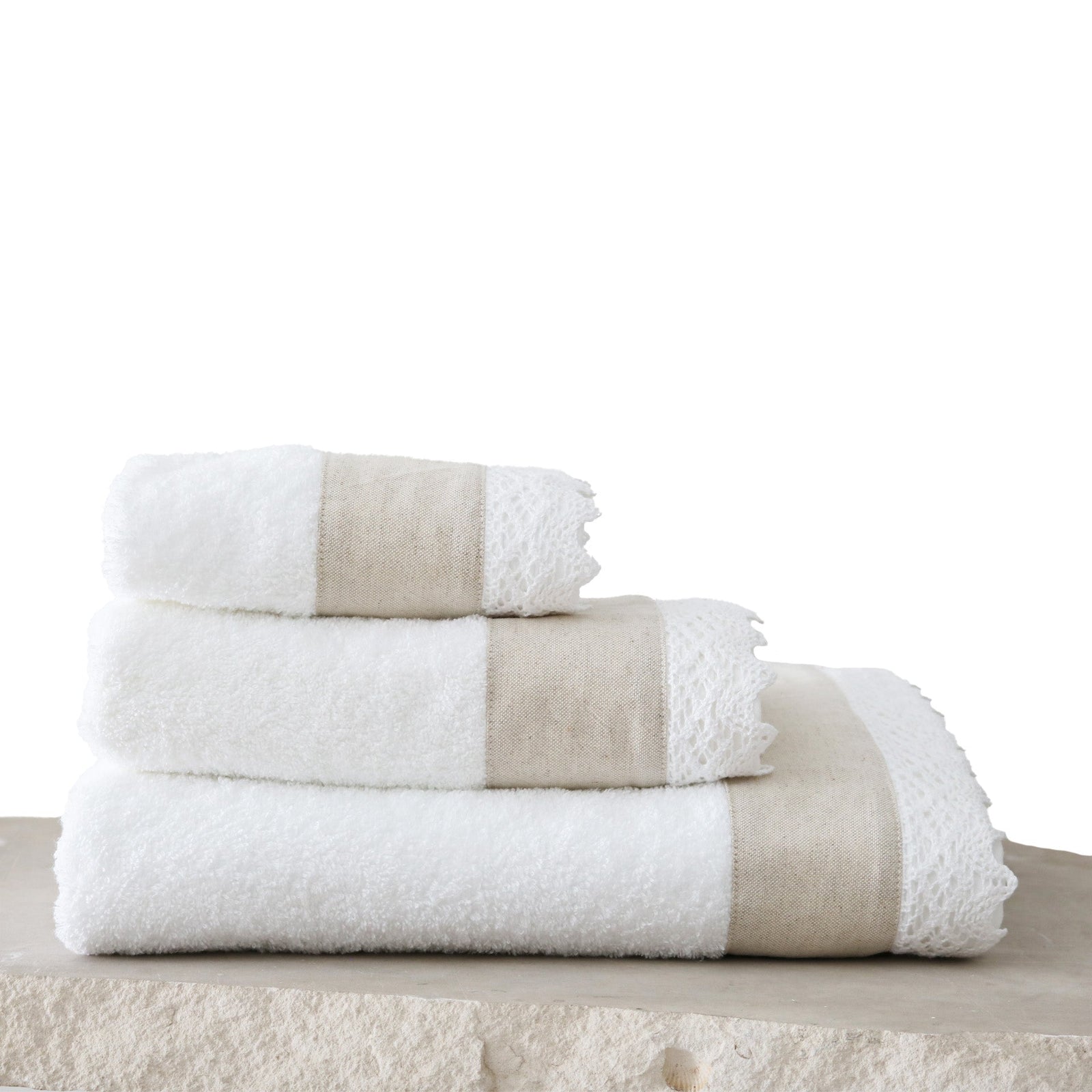 Tucuman bath towel set with lace by Vianatece